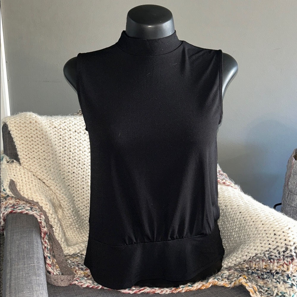 Banana Republic Women's Sleeveless Hi Neck Tank with Ties, size small, black